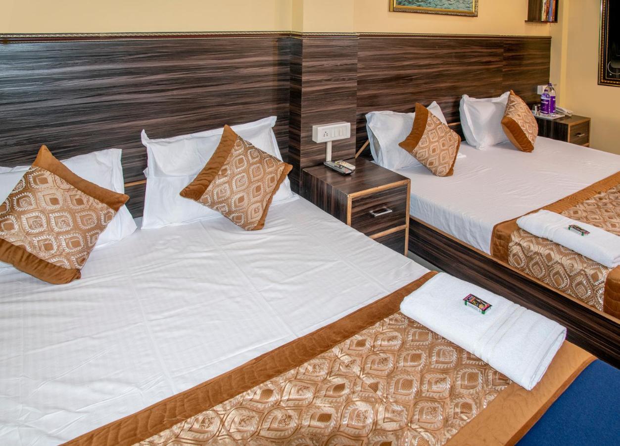 Vrindavan Comfort Inn Hyderabad Exterior photo