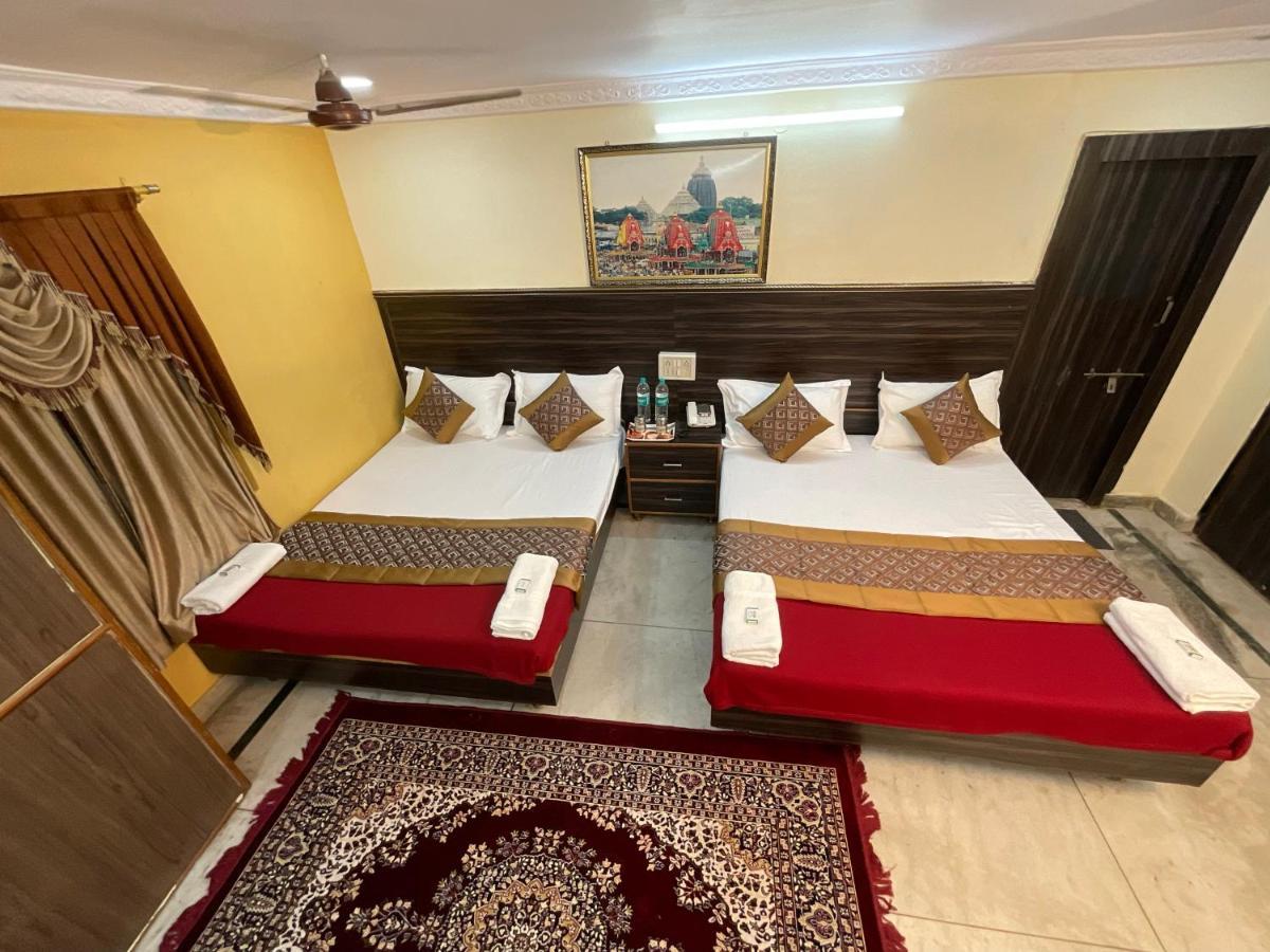 Vrindavan Comfort Inn Hyderabad Exterior photo
